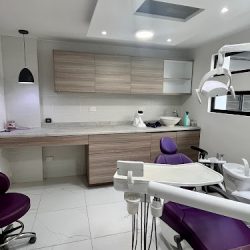 Brite Dental Clinic - Dentistas