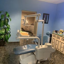 Cinica Dental Dra. Yvonne Montemayor Y Dr. Raul C. Serna