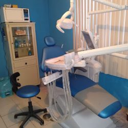 Cirujano Dentista.