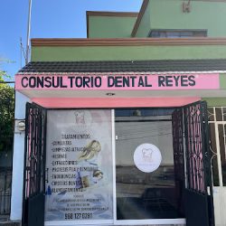 Consultorio Dental Reyes