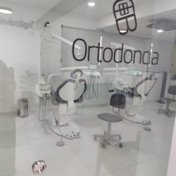 Dentique By Dra. Cinthia Borbon