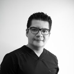 Dentista Carlos Gallegos