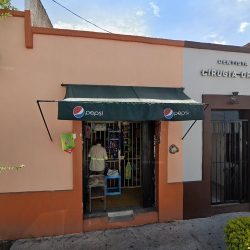 Dentista Cirujano Oral. Dr. Ortiz.