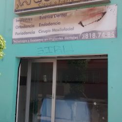 Dentista Claudia Fierro