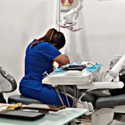 Dentista - Dra. Ivett Uzeta Ramirez