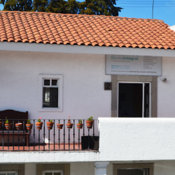 Dr. Alejandro Castilleja - Dentista En Metepec