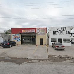Dr. Alejandro Flores
