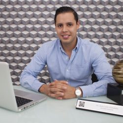 Dr. Carlos Illades , Odontologia Estetica - Ortodoncia-implantes