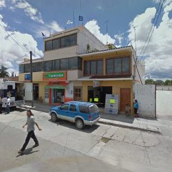 Dr. Christian Navarro Herrera, Dentista - Odontólogo