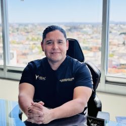 Dr. Christian Zavala Flores, Dentista - Odontólogo