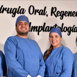 Dr. Emmanuel Alvarado, Dra. Dulce Romero-cirugía Oral, Regenerativa E Implantología