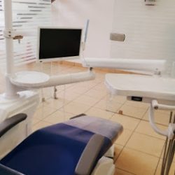 Dr. Fernando Urrieta Rangel, Dentista - Odontólogo
