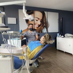 Dr. Luis Córdoba, Dentista - Odontólogo