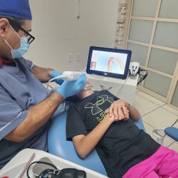 Dr.pepe Alvarado. Dra Ludy Mata. Tradent