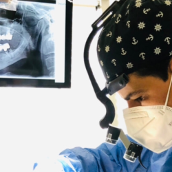 Dr. Ricardo Velazquez García . Dentista. Implantes Dentales