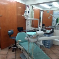 Dr. Rodolfo Uribe Millares, Dentista - Odontólogo