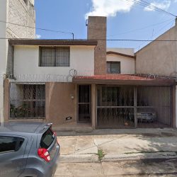 Dra. Adriana Sarahí Rangel Lozano, Dentista - Odontólogo