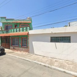 Dra. Adriana Uzcanga Chávez, Dentista - Odontólogo