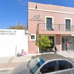 Dra. Alejandra Esparza Flores, Dentista - Odontólogo