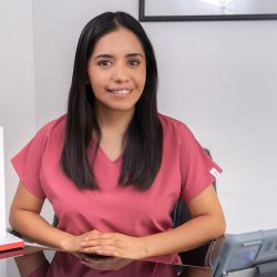 Dra. Claudia E Díaz Trujillo, Dentista