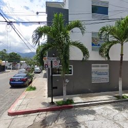 Dra. Coral Quijada Santillán, Dentista - Odontólogo