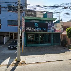 Dra. Cynthia Godínez, Dentista - Odontólogo