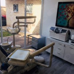 Dra. Elisa Nelly De La Garza Salazar, Dentista - Odontólogo