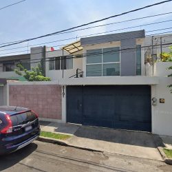 Dra. Isvi Aurora Santoyo Tena, Dentista - Odontólogo