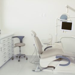 Dra. Karina Nuñez, Dentista - Odontólogo