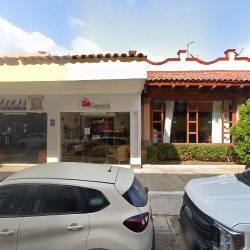 Dra. María Eugenia Calderon Briceño, Dentista - Odontólogo