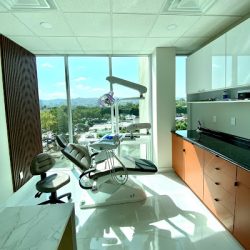 Dra. Marjorie De Alba, Dentista - Odontólogo