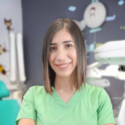 Dra. Monica Huesca, Dentista Para Niños