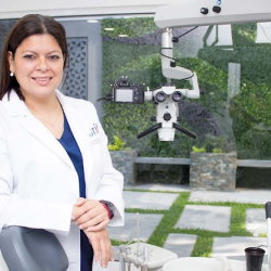 Implantes Dentales En Monterrey - Dra. Gabriela Chapa, Periodoncista