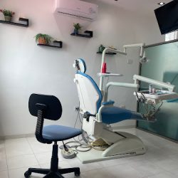 La Clinique Dentistas