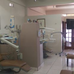 Lic. Pedro Ruelas Miramontes, Dentista - Odontólogo