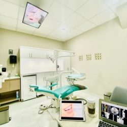 Lizzie Ibarra Domínguez, Dentista - Odontólogo
