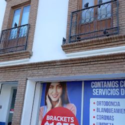 Los Dentistas Centro (gómez)